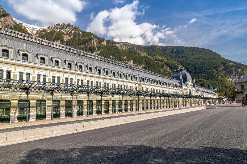 Canfranc Estacion Royal Hideaway Hotel Exterior photo
